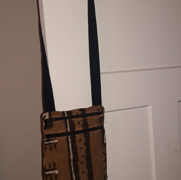 Accessories - Picture 4 of 4